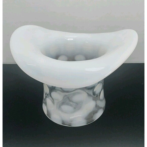Fenton Dot Optic / Coin Dot White Glass Top Hat Vase - Picture 1 of 6